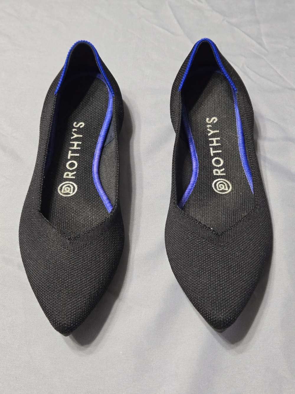 Rothy's Sz 8  Black Pointed Slip-On Flats with Blue Trim